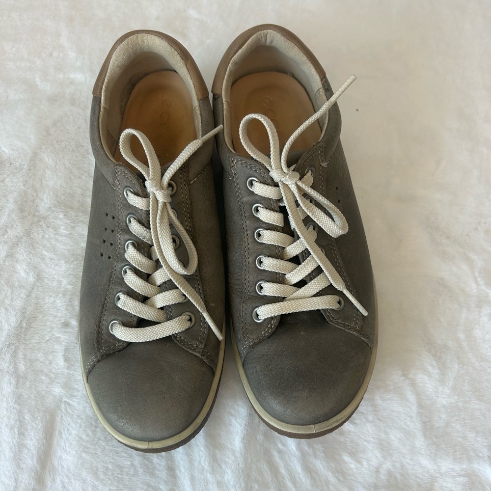 ECCO Chase Women’s 38 US 7.5-8 Gray Leather Lace Up Comfort Sneakers - Picture 3 of 8